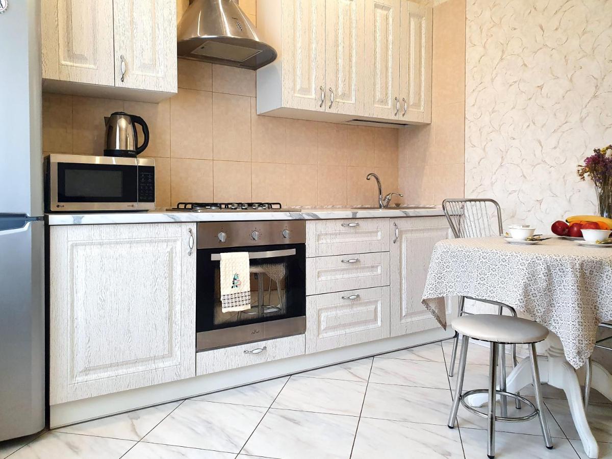 Lux Apartament Dacha Charkov Buitenkant foto
